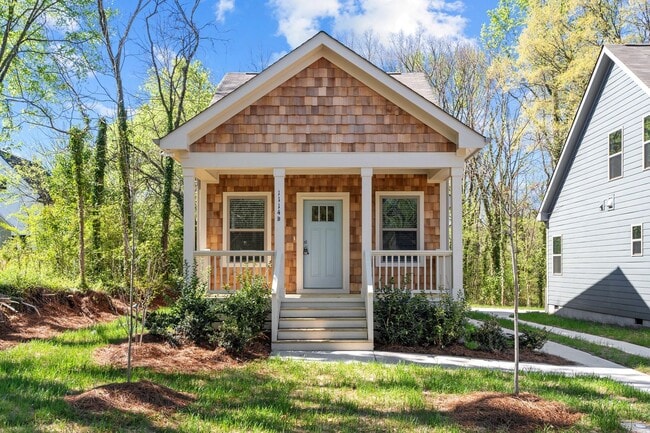 Building Photo - Modern amenities meet Cozy charm!  3 Bedro...