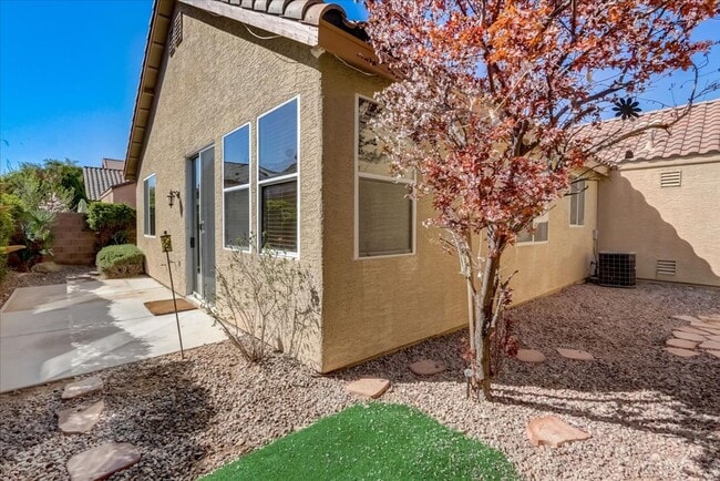 Building Photo - 10948 Positano St