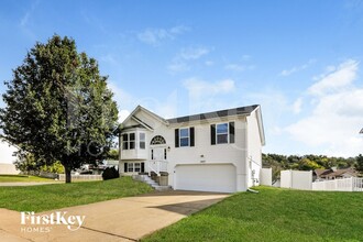 Building Photo - 2487 Waterfront Dr