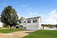 Building Photo - 2487 Waterfront Dr