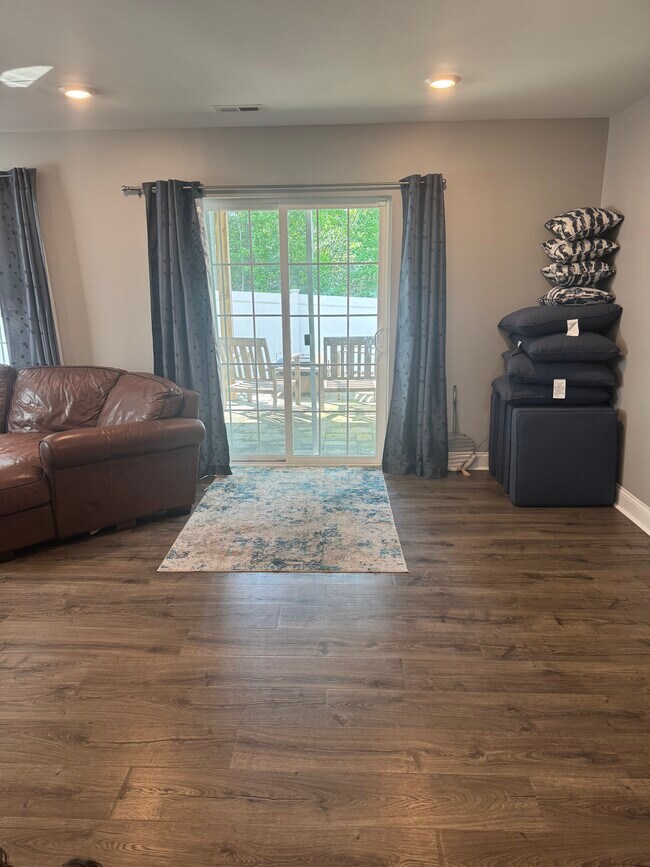 Building Photo - 23857 Myrtle Glen Way