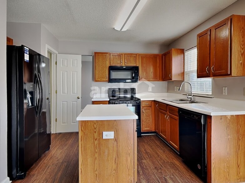 Building Photo - 1333 Harland St