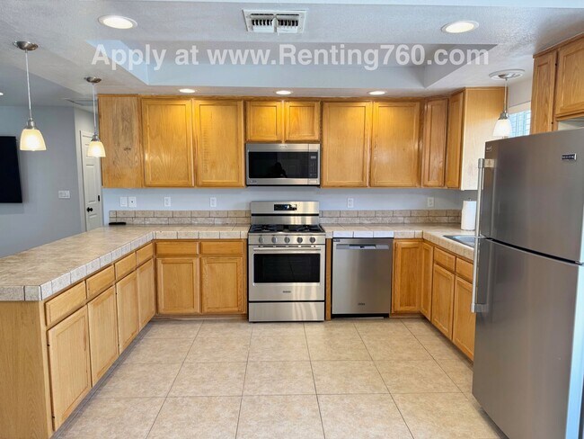 Building Photo - Clean and Well Maintained 2 Bed Home Near Military base