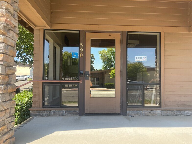 Building Photo - 590 McBean Park Dr