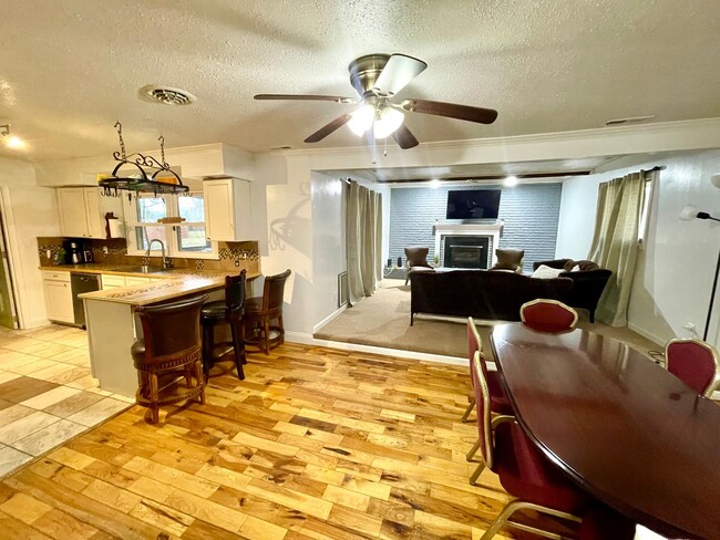 Building Photo - Spacious Home with Large Yard, Hot Tub, and More