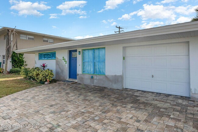 Primary Photo - 205 6th Ave