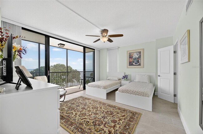 Building Photo - 7100 Sunshine Skyway Ln S