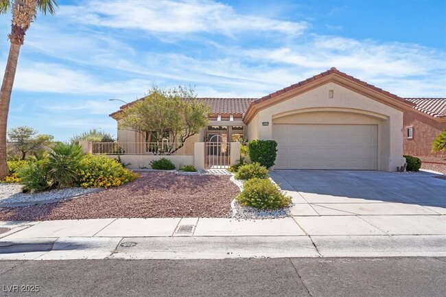 Building Photo - 2652 Youngdale Dr