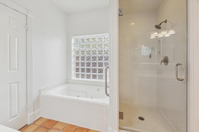 Building Photo - 1339 Parkway Ct