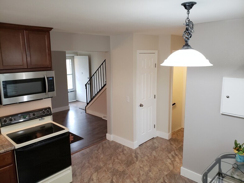 Building Photo - 5825 Balsam Rd