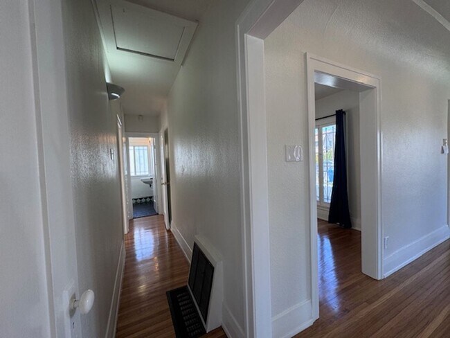 Building Photo - Charming Spanish-Style Home for Lease