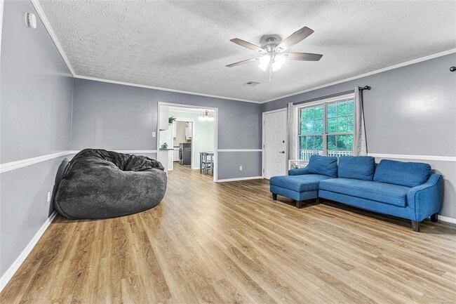 Building Photo - 140 Livingston Cir