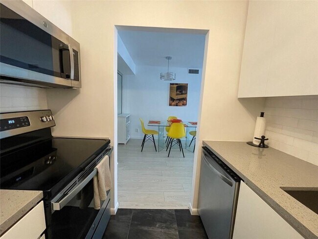 Building Photo - 111 Briny Ave