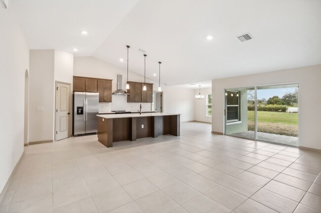 Building Photo - MOVE IN SPECIAL- Beautiful 4/2 Home on 3/4 Acre For Rent in St. Cloud
