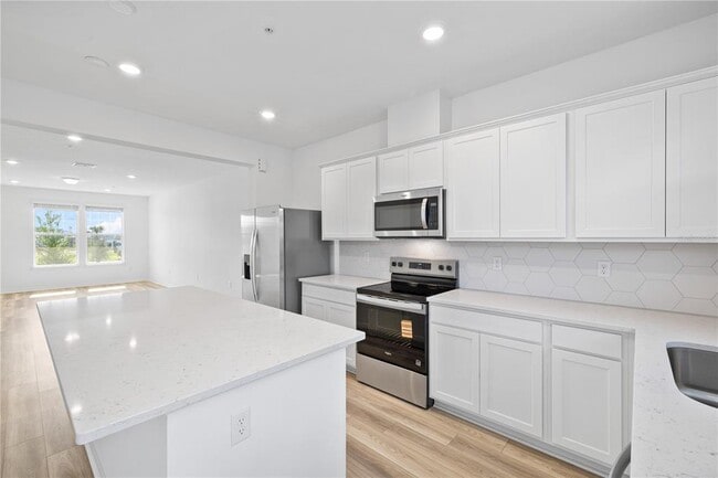 Building Photo - 4577 ORCHARD VIEW Aly