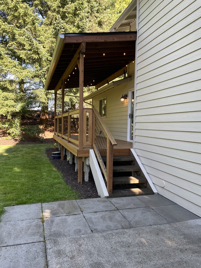 Building Photo - 531 48th Pl SE