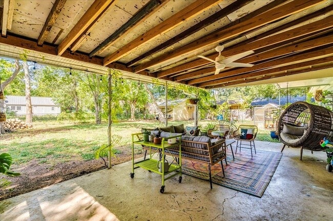 Building Photo - 20075 San Marcos Hwy