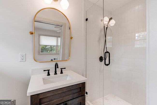 Building Photo - 493 Sybil Ln SE