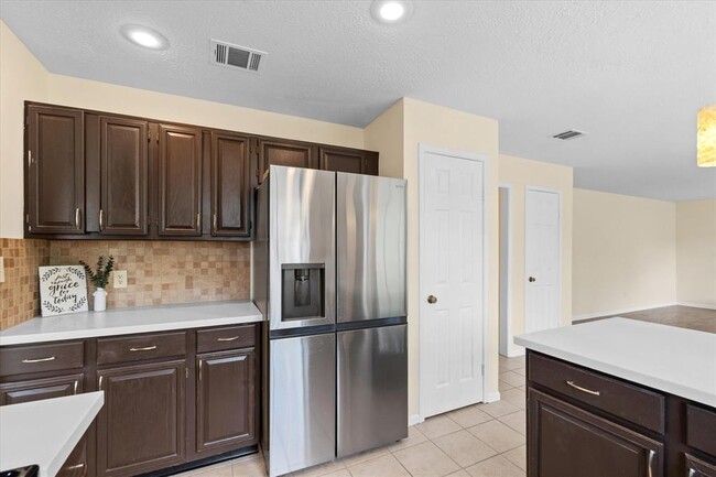 Building Photo - 3807 Forest Village Dr