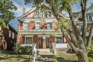 Building Photo - 2136 Summit St