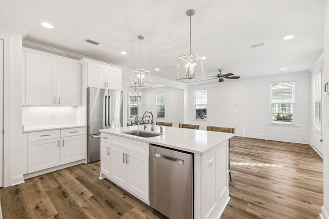 Building Photo - 250 Windrow Way