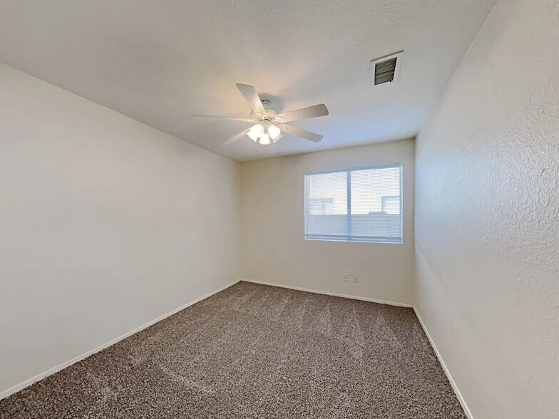 Building Photo - 14327 W Lamoille Dr