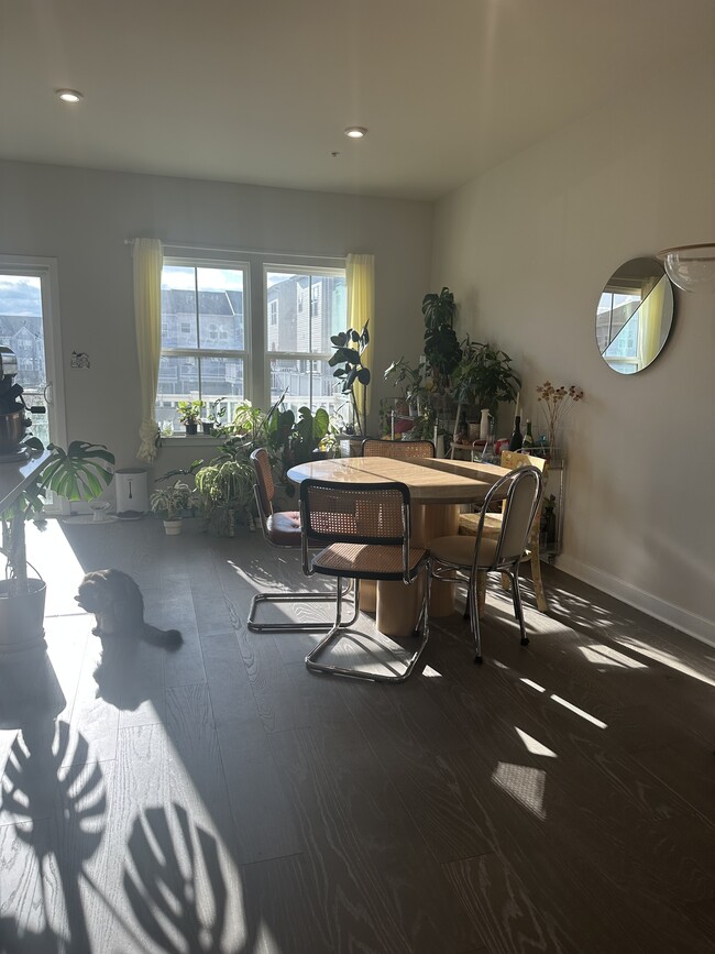 Dinning room - 731 Quarry Point Rd