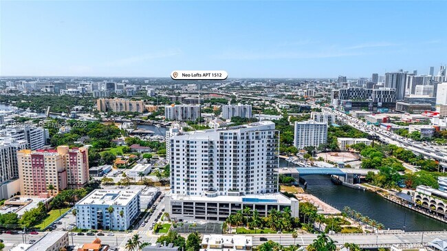 Building Photo - 10 SW South River Dr