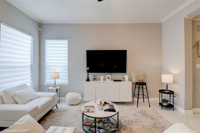 Building Photo - 5339 Canyon Hollow Dr