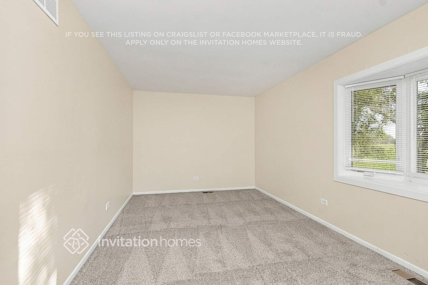 Building Photo - 22830 Lakeshore Dr