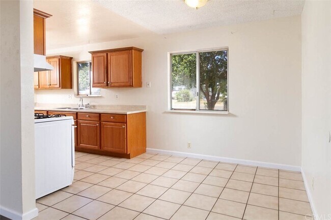 Building Photo - 1257 Rosekrans Dr