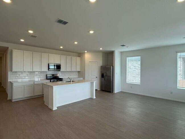 Building Photo - 200 Rodney Boat Rd