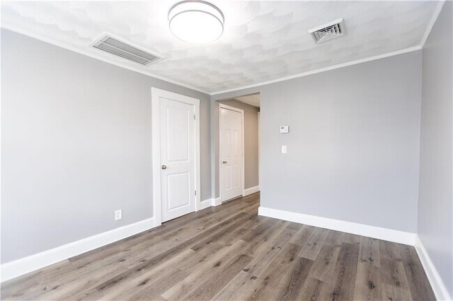 Building Photo - 141 Stanton Ave