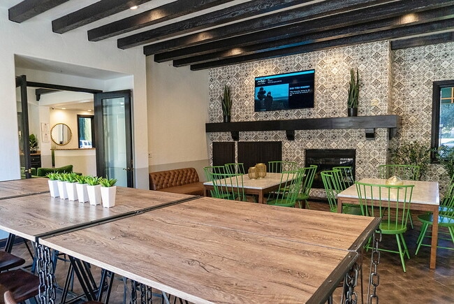 Building Photo - Palma Sorrento at Palm Valley