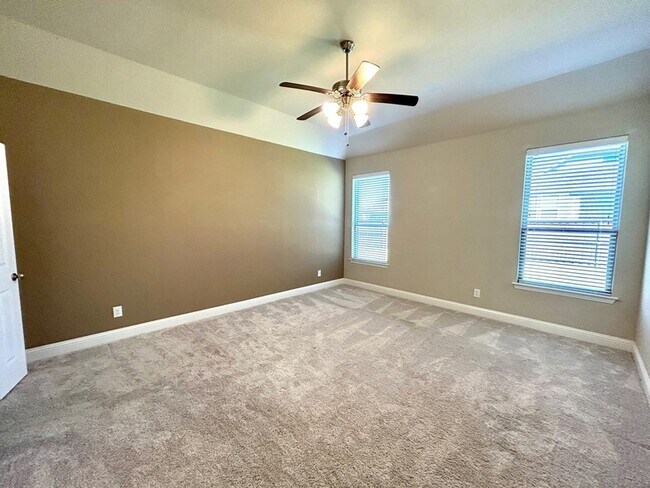 Building Photo - 1400 Via Toscana Ln