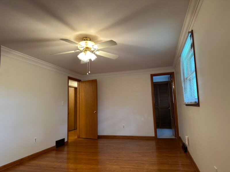 Building Photo - 170 N Brookfield Rd