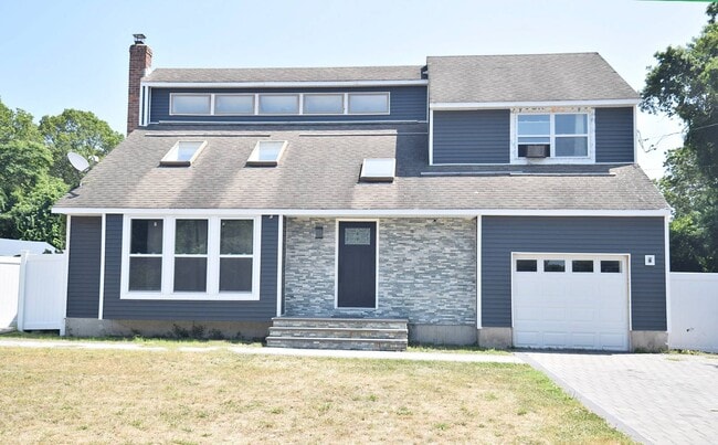 Building Photo - 1172 William Floyd Pkwy