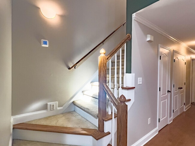 Building Photo - 843 Landing Dr