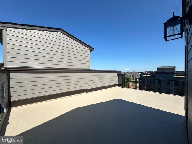 Building Photo - 43799 Middleway Ter