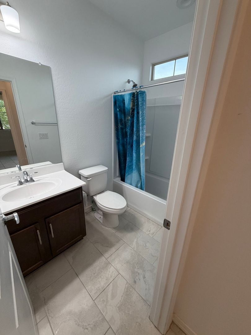 Building Photo - 10924 E Texas Ave