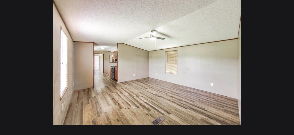 Building Photo - 158 Raoul Ln