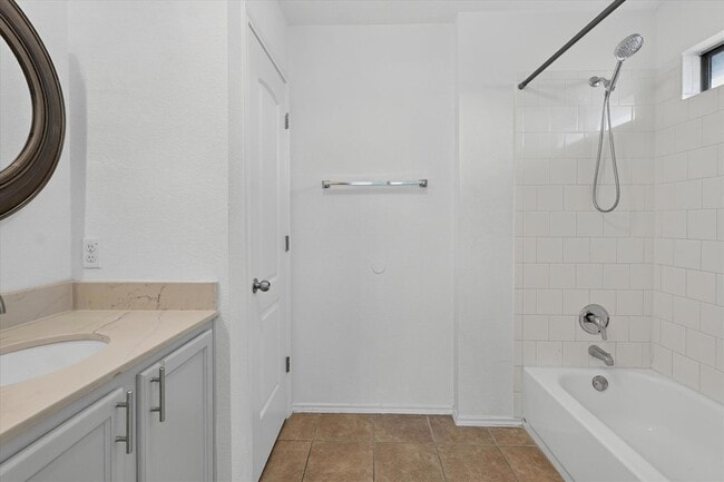 Building Photo - 15111 Parrish Ln