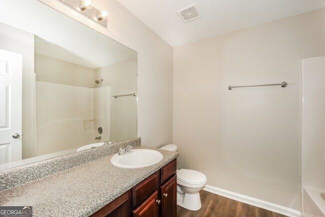 Building Photo - 131 Laughlin Dr