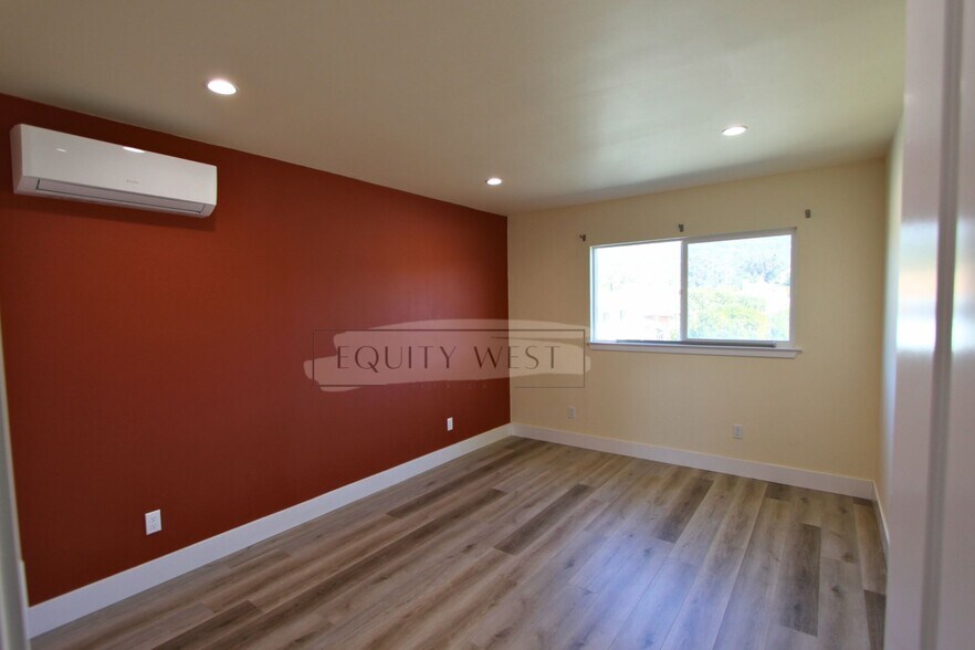 3506 - 3506 Suter St