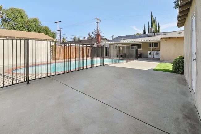 Backyard_Poolview_ RV parking - 23009 Vanowen St