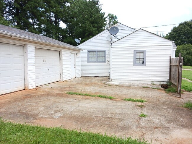 Building Photo - 6076 Atlanta Hwy