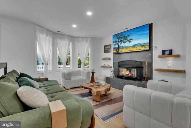 Building Photo - 4350 Lady Trisha Ct