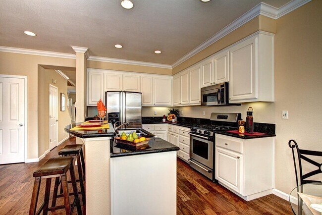 Kitchen - 928 Baines St