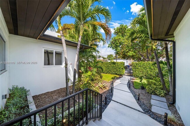 Building Photo - 3531 SW 1st Ave