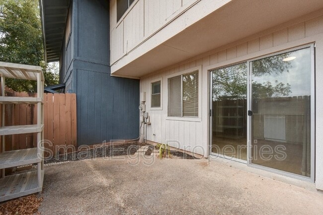 Building Photo - 5905 Little Creek Trail
